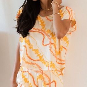 Fighting Eel Top Soho Vanilla Flower Lei